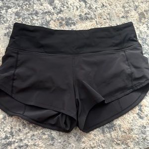 Lululemon Speed It Up Short 2.5 Inch